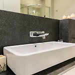 Pajo I -rezydencja Tatry--grota Solna--taras--garaz Podziemny Apartmán Zakopane