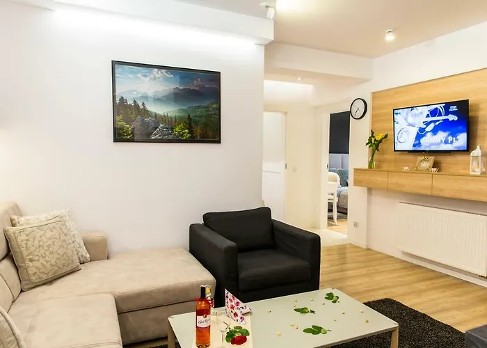 Pajo I -rezydencja Tatry--grota Solna--taras--garaz Podziemny * זקופאנה