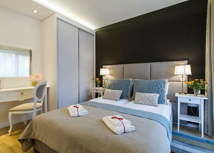 Pajo I -rezydencja Tatry--grota Solna--taras--garaz Podziemny * זקופאנה