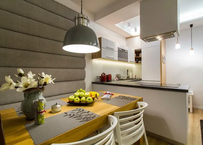 Pajo I -rezydencja Tatry--grota Solna--taras--garaz Podziemny *