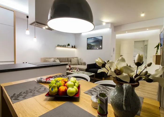 Pajo I -rezydencja Tatry--grota Solna--taras--garaz Podziemny דירה