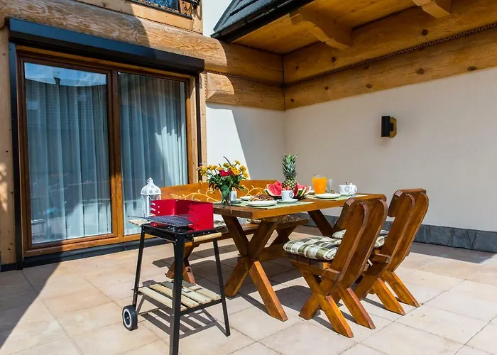 Pajo I -rezydencja Tatry--grota Solna--taras--garaz Podziemny זקופאנה