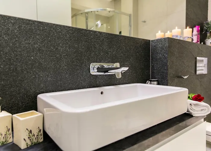 Pajo I -rezydencja Tatry--grota Solna--taras--garaz Podziemny דירה זקופאנה