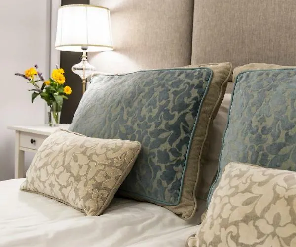 Pajo I -rezydencja Tatry--grota Solna--taras--garaz Podziemny זקופאנה